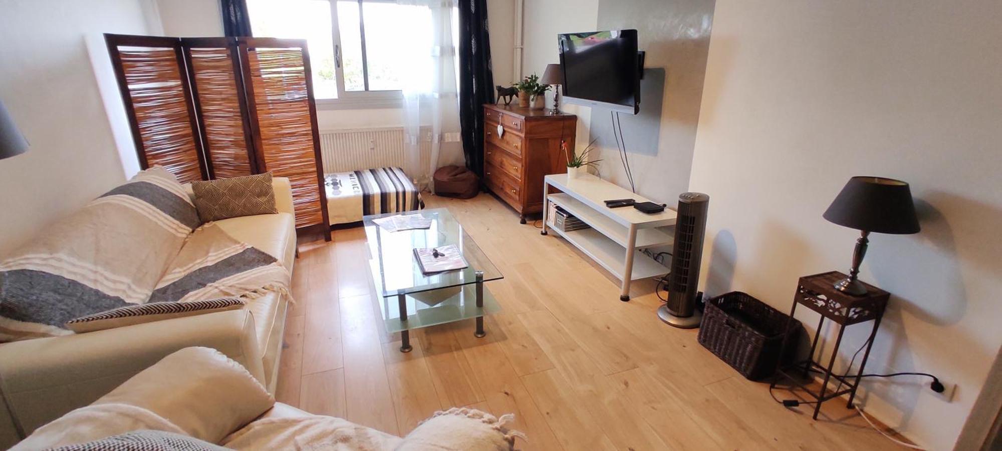 "Home Sweet Home" - 70M2 - Proche Lyon, Eurexpo, Groupama & Matmut Stadium, Ldlc Arena Saint-Priest  Eksteriør billede